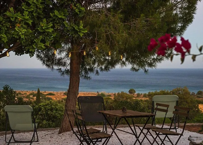 Paleopolis Estate Летний дом