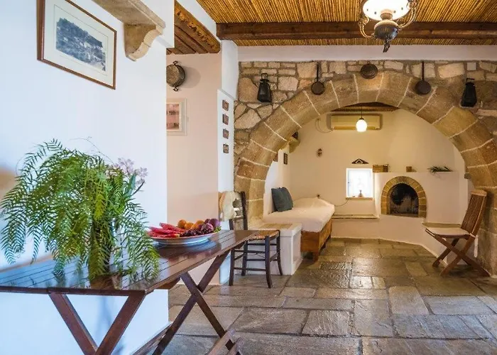 Paleopolis Estate Летний дом