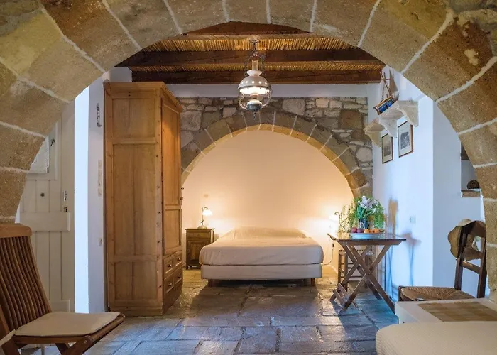 Paleopolis Estate Летний дом