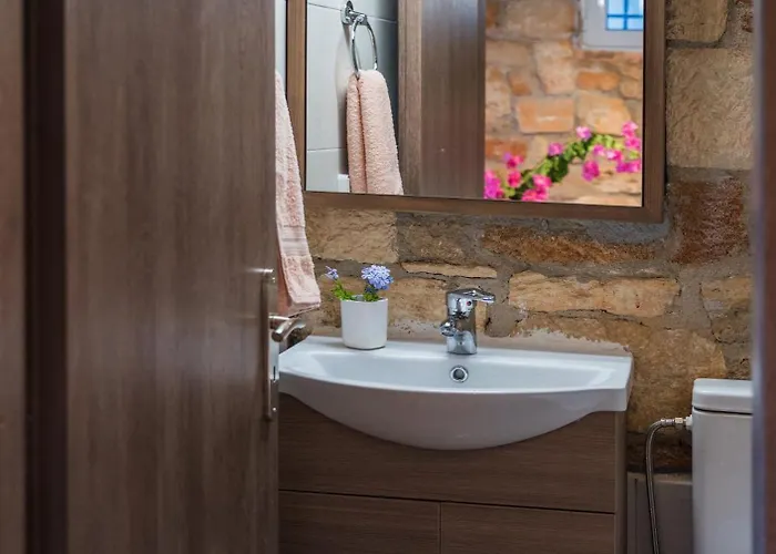 Летний дом Paleopolis Estate *